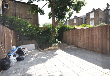 One Bedroom Flat to rent in London - Photo 5