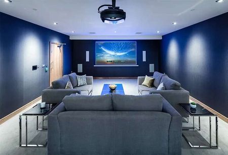 Three bedroom apartment in Nine Elms - Photo 4