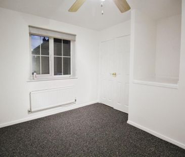 2 bedroom end of terrace house to rent - Photo 4