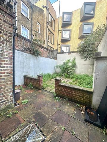 1 bedroom in a house share to rent - Photo 3