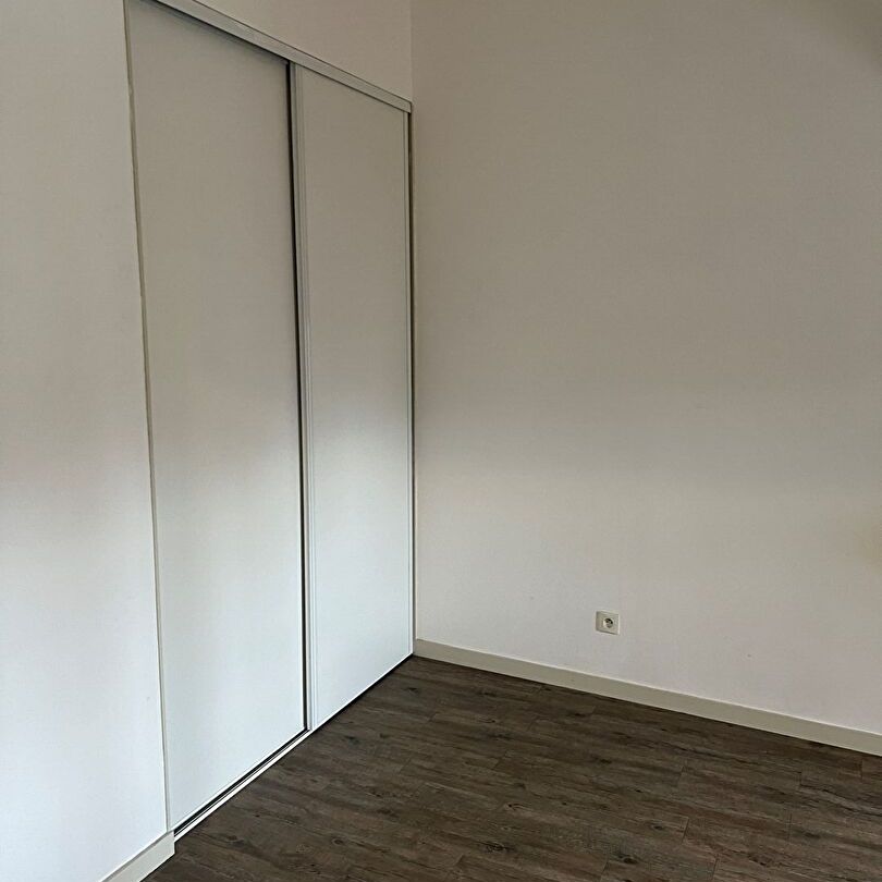 Location Appartement 2 pièces 57m² - Photo 1
