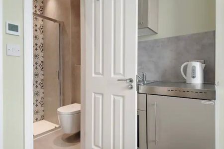 Studio Flat, Willesden Lane, NW6 - Photo 3