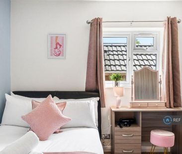 6 bedroom detached house to rent - Photo 2