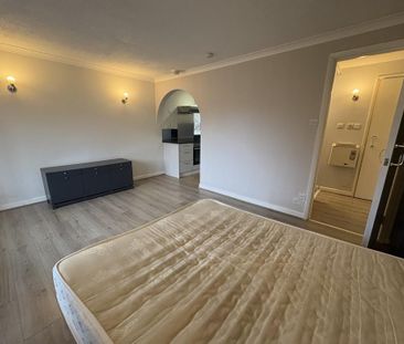 Studio to rent - Photo 4