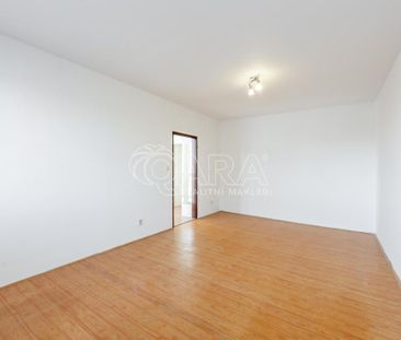 Pronájem bytu 1+1 32 m2 - Fotografie 1
