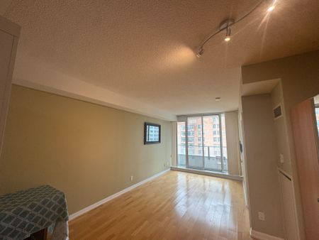 For Lease - 111 Elizabeth Street Unit# 1620, Toronto, Ontario - Photo 2
