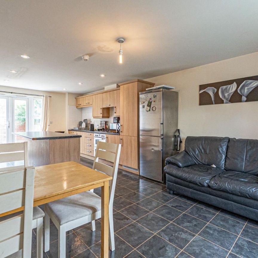 1 bedroom House To Let Total Size: 1583 SQ FT - Photo 1