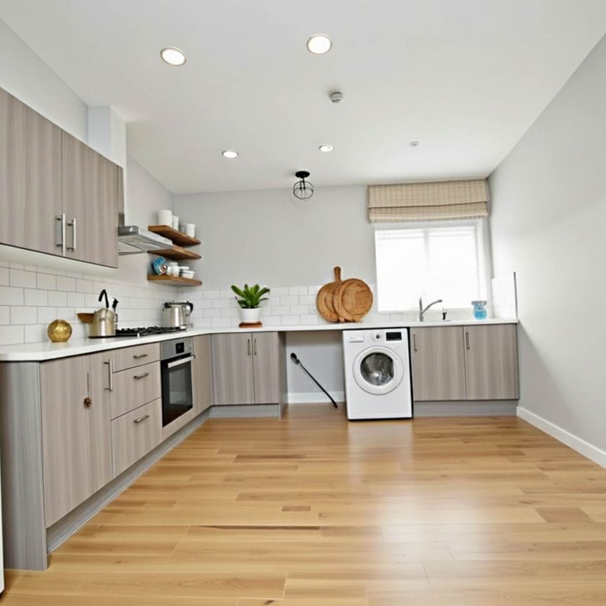 Beccles Road, Gorleston - Photo 1