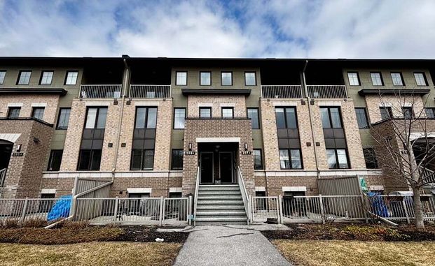 289 Titanium Private, Convent Glen, Ottawa, ON - Photo 1