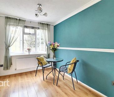 3 bedroom end of terrace house to rent - Photo 4