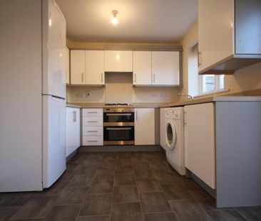 3 bedroom semi-detached house to rent - Photo 4