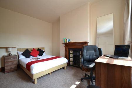 Stretton Road (7 bed) - Photo 2