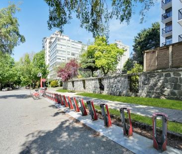 Lancaster House - Photo 1