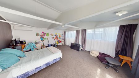 Feilding - 3 bedrooms - Photo 3