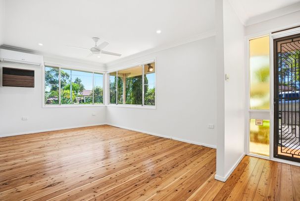 FRESHLY PAINTED THREE BEDROOM HOME! - Photo 1