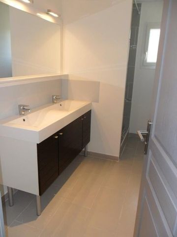 Location Maison 3 pièces 62m² MAUGUIO 34130 - Photo 3
