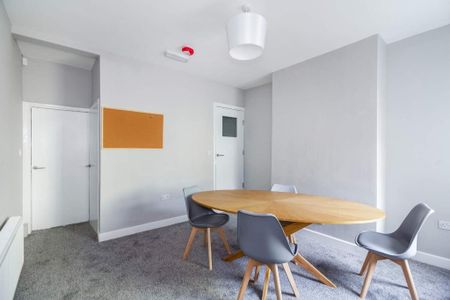 2 bedroom terraced house to rent - Photo 2