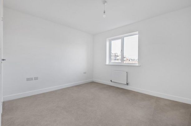 4 bedroom detached house to rent - Photo 1