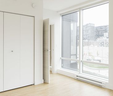 Luxurious high rise apartments located in the Old Port of Montreal - Photo 4