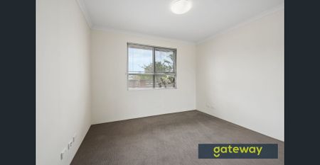 STYLISH GROUND FLOOR APARTMENT - Photo 3