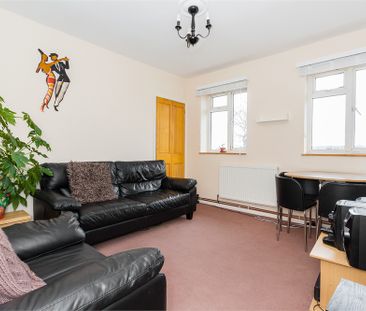 1 bed flat to rent in Reddington Drive, Langley, SL3 - Photo 1