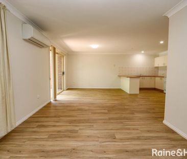 THREE BEDROOM UNIT - Close to town Available 15.12.2025 - Photo 2