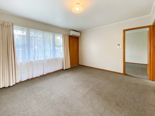 TRENTHAM LIVING - Photo 1