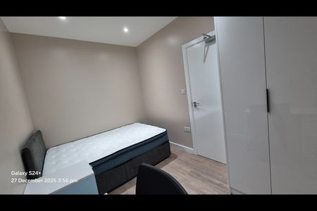 Room in a Shared House, Surrey Road, RG2 - Photo 2