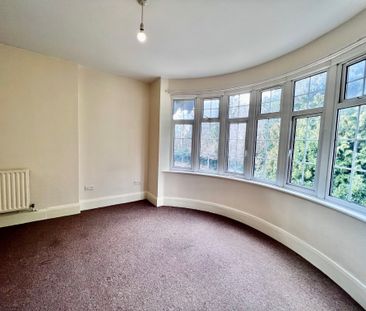 Midanbury Lane, Southampton - Photo 1