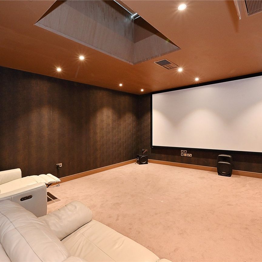 The Bishops Avenue, Hampstead Garden Suburb - Photo 1