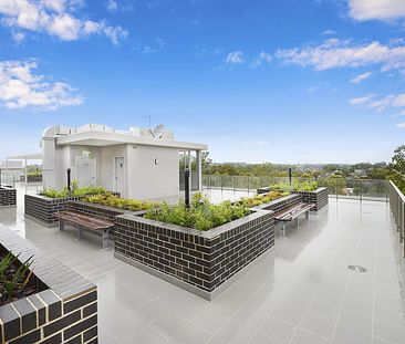 Light filled- top to floor apartment - Photo 3