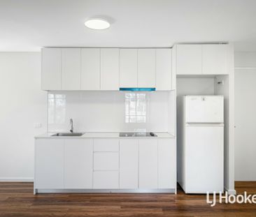 Newly Renovated 2 Bedroom Home - Available Now! - Photo 5