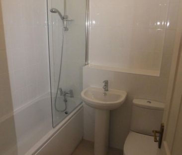 2 bedroom semi-detached house to rent - Photo 5