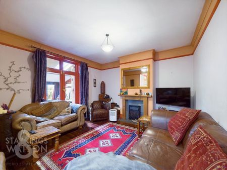 4 bedroom semi-detached house to rent - Photo 2