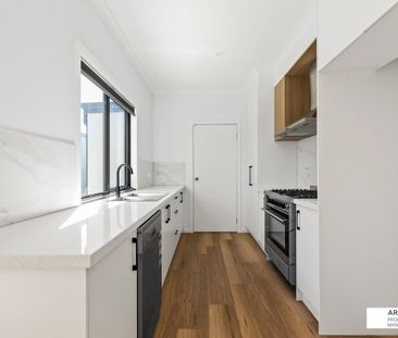 69 Louisville Drive, Thornhill Park, VIC, 3335 - Photo 2