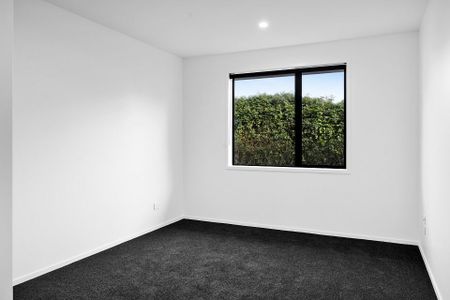 Quiet townhouse - simple, easy living - Photo 3