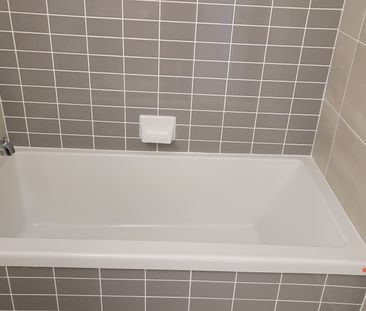 For Lease - 4675 Metcalfe Avenue Unit# 1803, Mississauga, Ontario - Photo 5