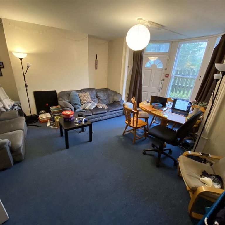 2 bedroom ground floor flat to rent - Photo 1