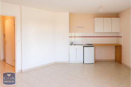 Location Appartement 1 pièce 30m² SAUMUR 49400 - Photo 2