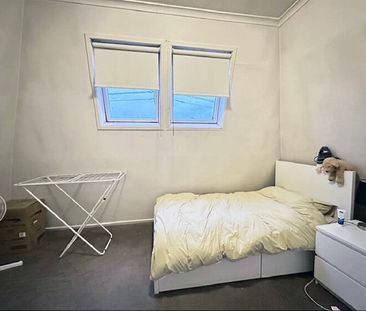 South Melbourne - Photo 6