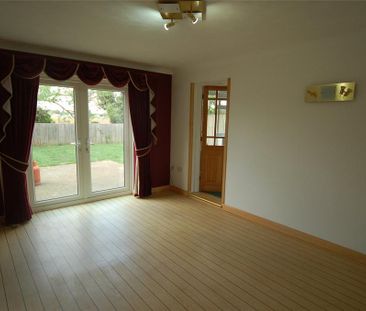 4 bedroom detached house to rent - Photo 2