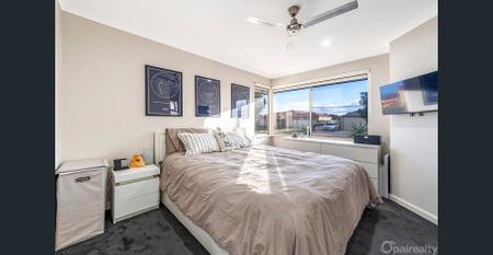 Pool, side access & room for everyone - Photo 2