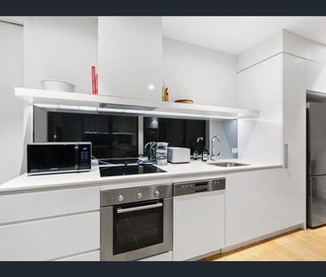 Modern home in amazing location - Photo 5