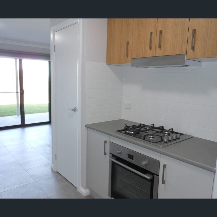 676a Shaw Street, Springdale Heights, NSW 2641 - Photo 1