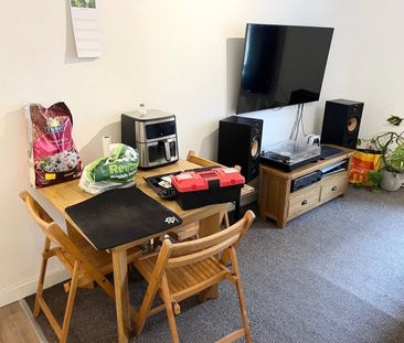 1 Bed Flat, East St, BS3 - Photo 1