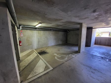 A LOUER - Saint-Denis - Bellepierre - Studio meublé de 37 m2 - Photo 5