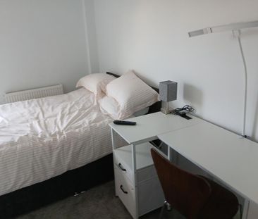 1 bedroom bedsit to rent - Photo 1
