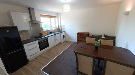 4 bedroom flat to rent - Photo 5