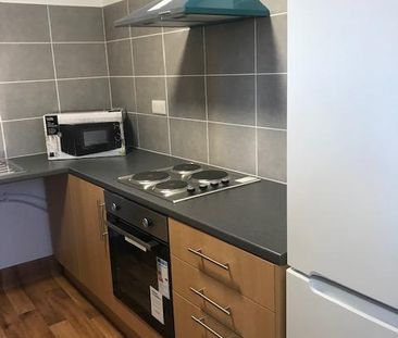 1 bedroom in a flat share to rent - Photo 1