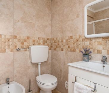 Amadora, Lisbon 2700-631 - Photo 6